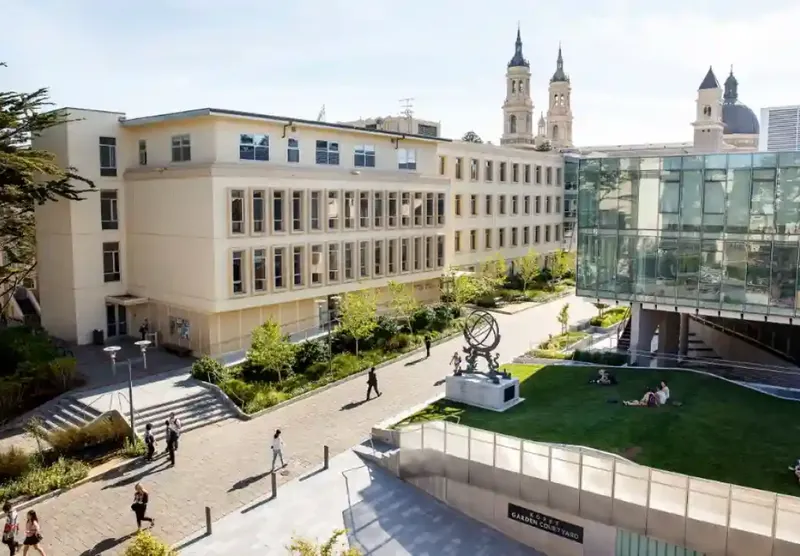 Étude de la cognition spatiale en environnement virtuel immersif